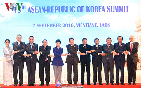 Lãnh đạo các nước ASEAN và Hàn Quốc.